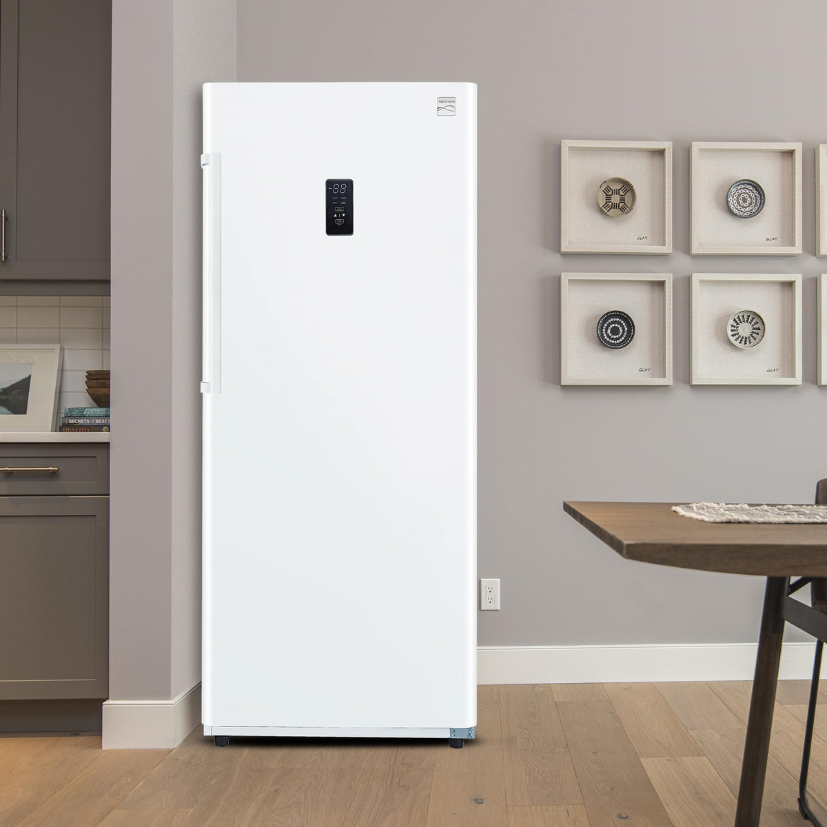 17.0 Cubic Feet Upright Freezer Convertible Refrigerator, White Z9041