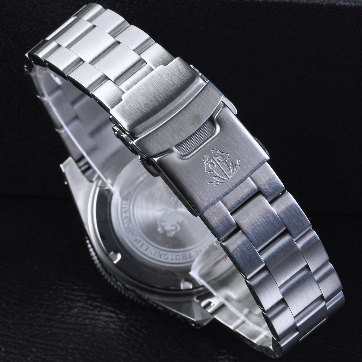 Chronograph Watch Sapphire Crystal Waterproof 100M U995